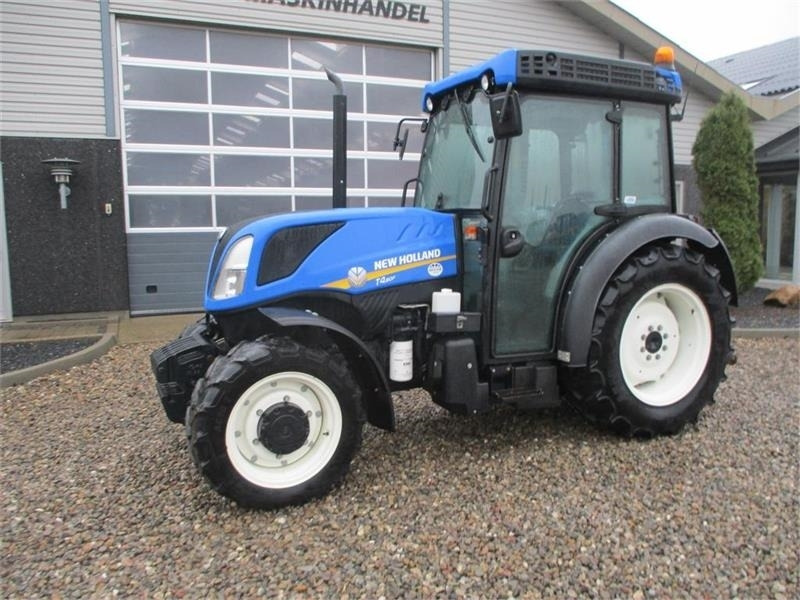 New Holland T4.80 F SuperSteear med aircondition og koblingsfr  lízing New Holland T4.80 F SuperSteear med aircondition og koblingsfr: 12 kép.