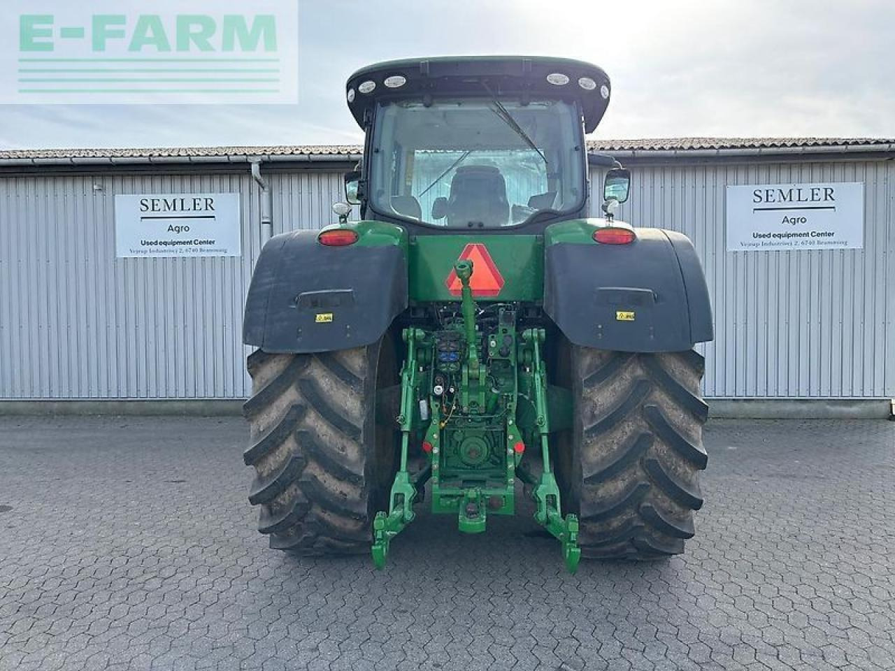 Traktor John Deere 8345r: 14 kép.