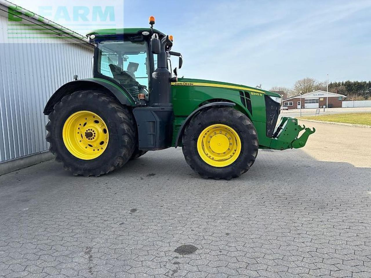 Traktor John Deere 8345r: 9 kép.