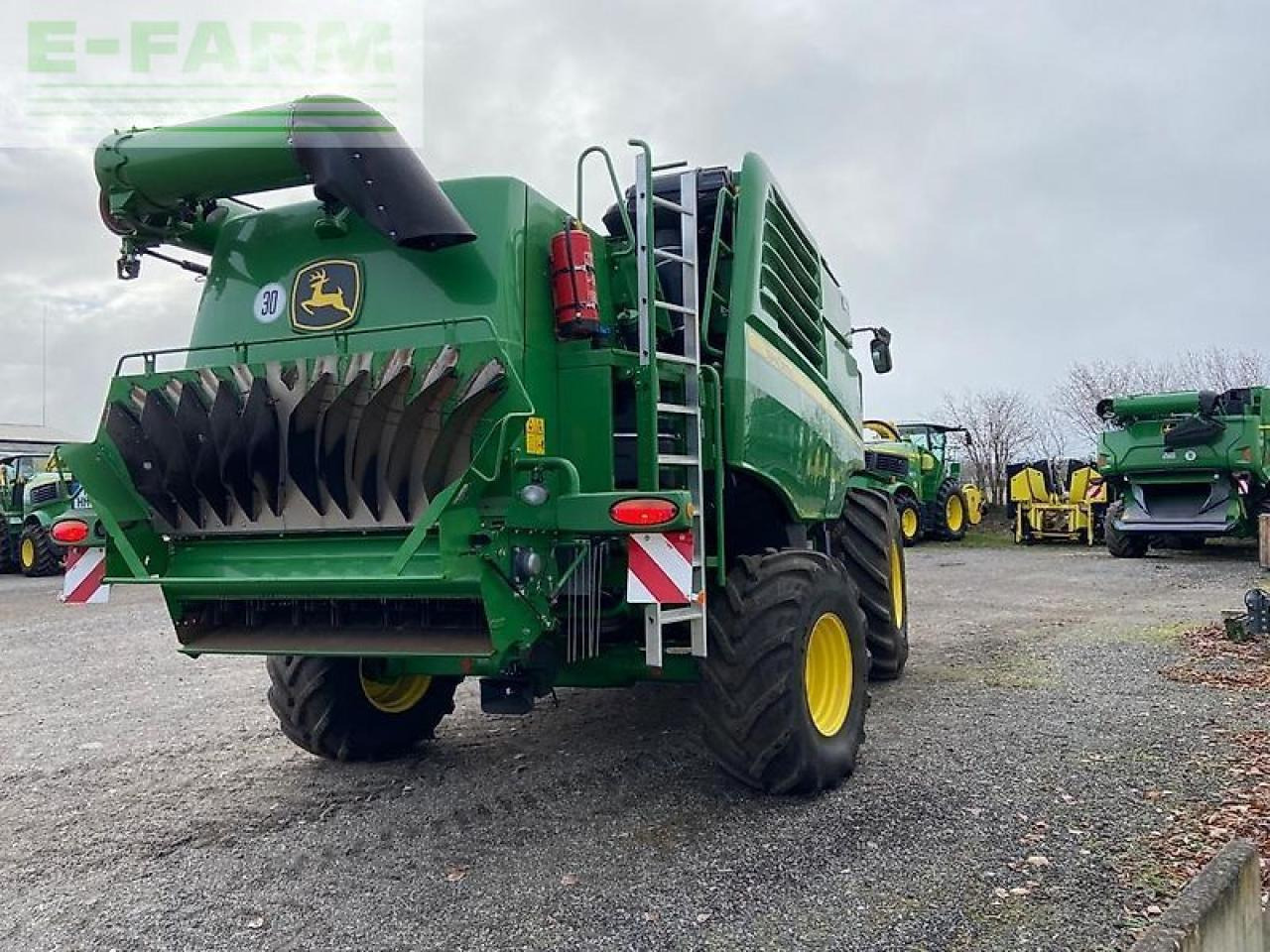 Kombájn John Deere t670 my20: 6 kép.