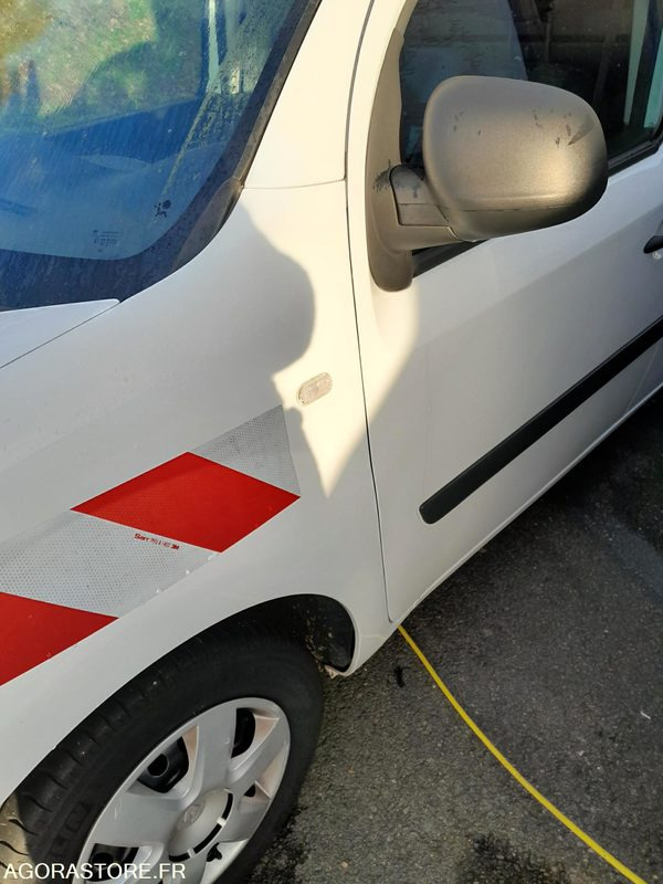 Kis furgon Renault KANGOO VU: 14 kép.