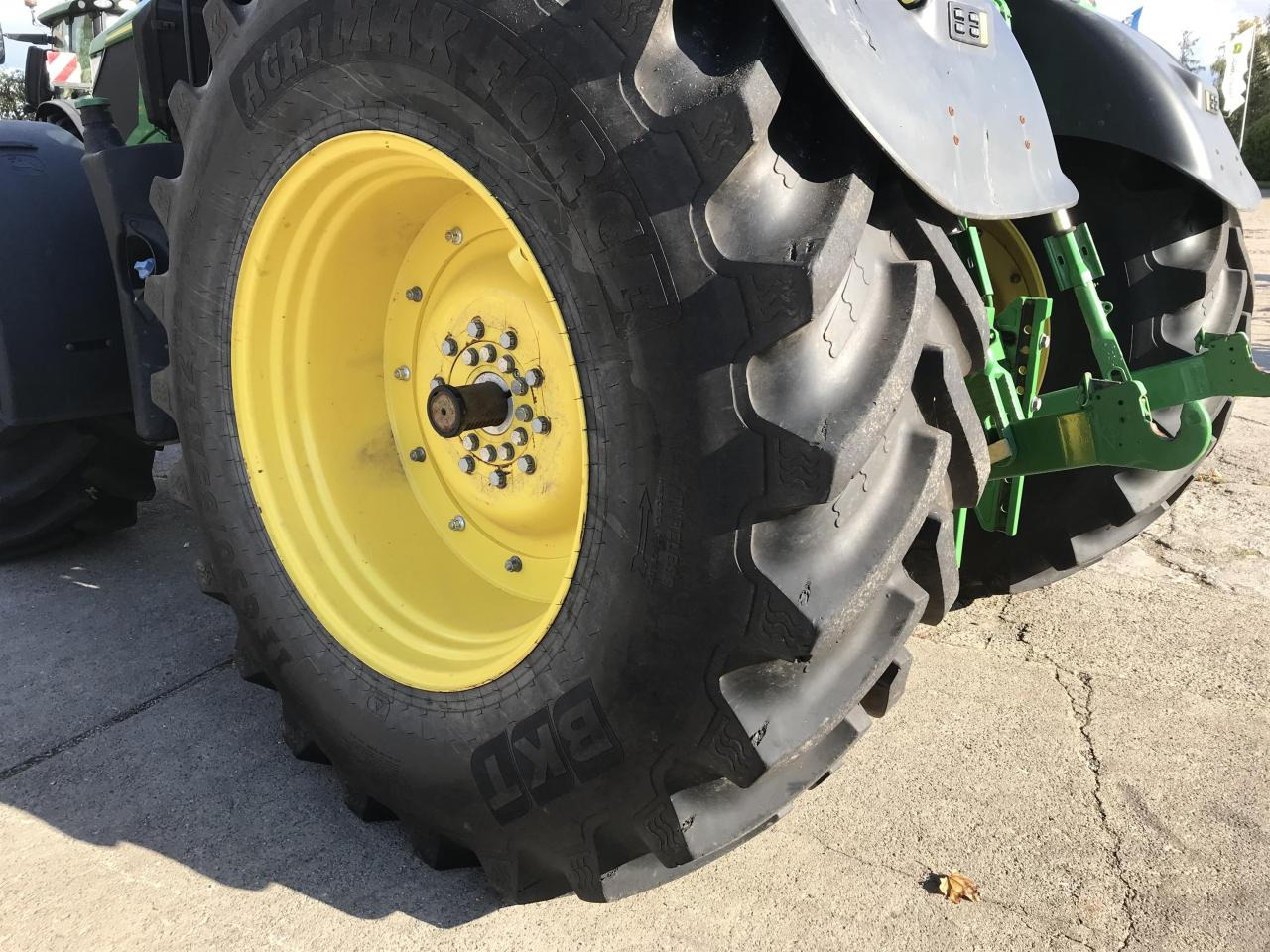 Traktor John Deere 6R 250: 10 kép.