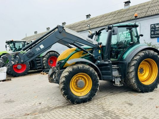 Traktor Valtra T174: 13 kép.