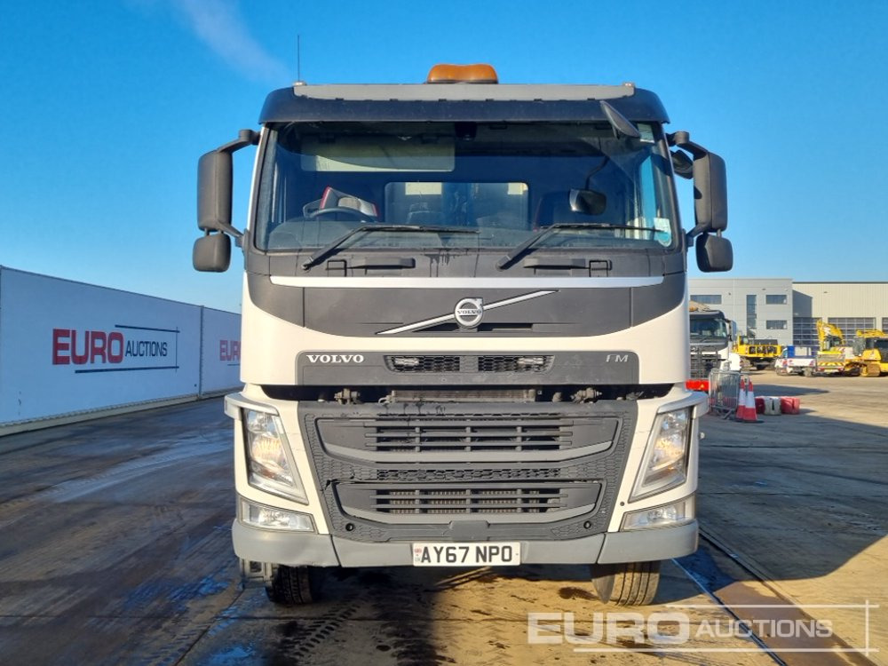 Billenőplatós teherautó Volvo FM410: 8 kép.