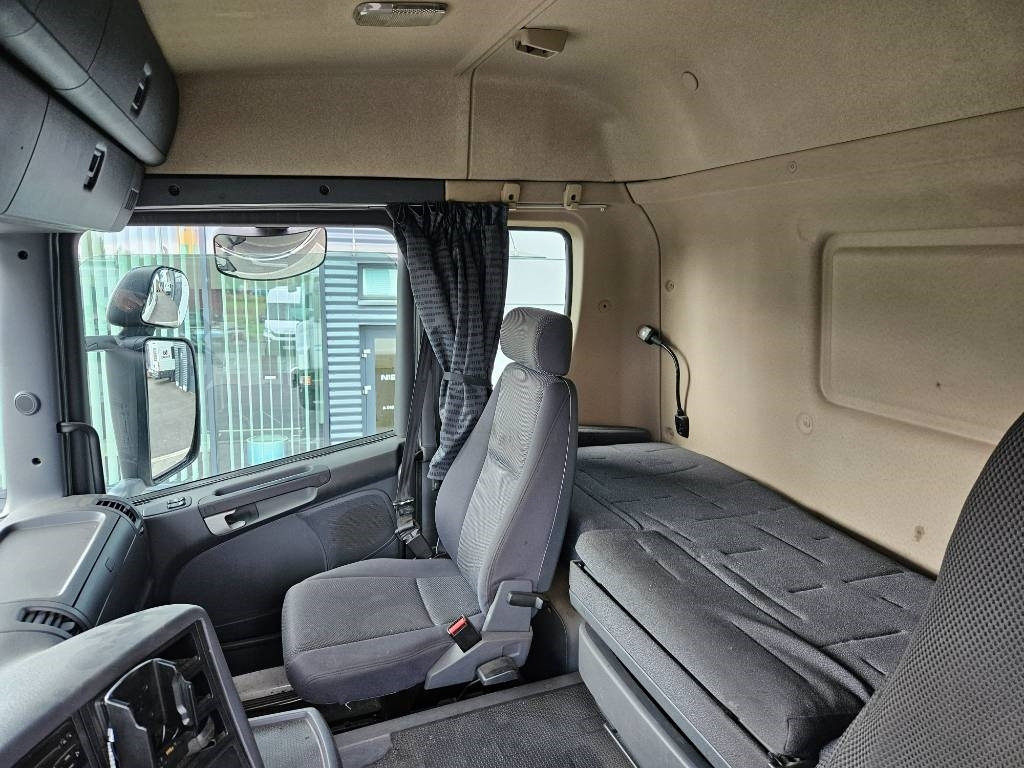 Cserefelépítményes teherautó Scania G420 6x2*4: 13 kép. Cserefelépítményes teherautó Scania G420 6x2*4: 13 kép.